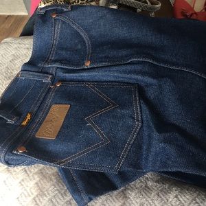 Men’s wranglers new